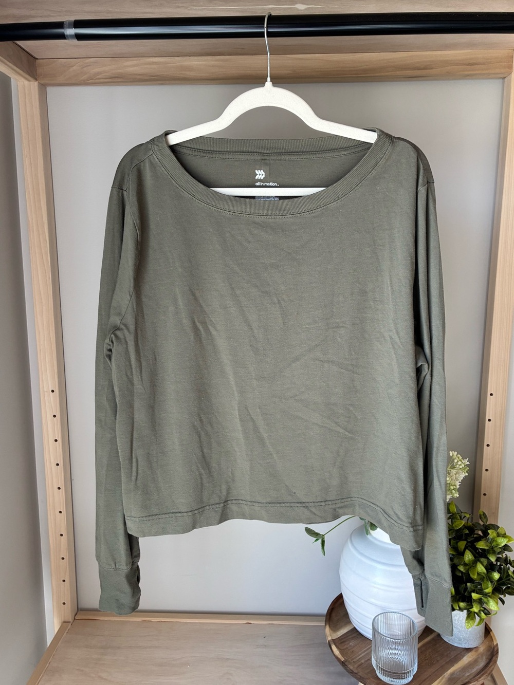 All In Motion Green Modal Blend
Cropped LS Top Women's Lg
Thumbholes Athleisure
